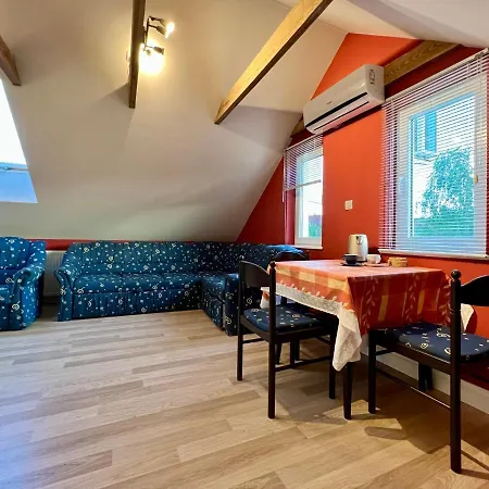 White House בית הארחה זלקרוס