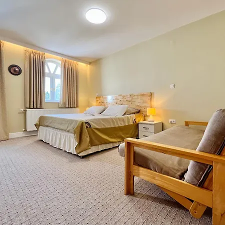 White House 3* Zalakaros