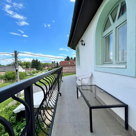 White House 3* Zalakaros