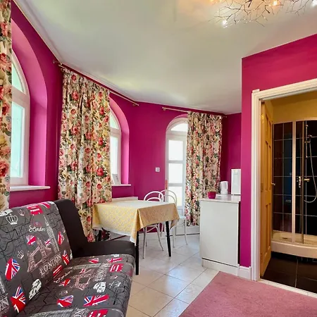 White House Pensionat