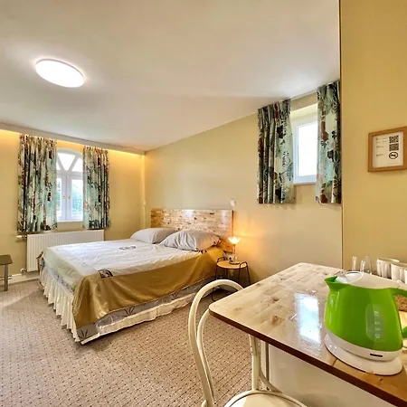 White House בית הארחה זלקרוס